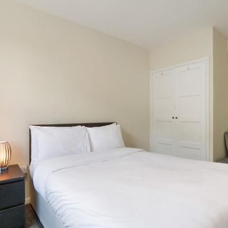 The Serene 2-Bedroom Flat W Free Street Parking Sutton  Exteriér fotografie